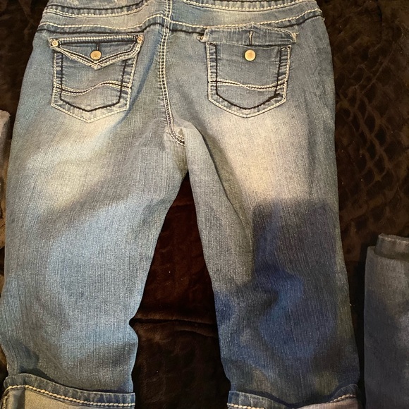 Capris - Picture 2 of 4